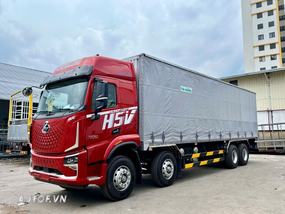 Xe chở két chai 4 chân Chenglong H5V 310Hp
